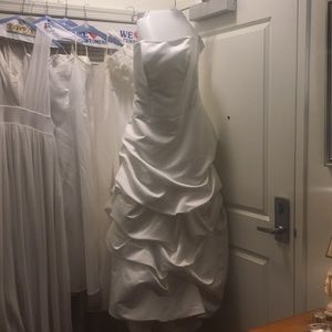 Betsy Robinson’s wedding dress collection